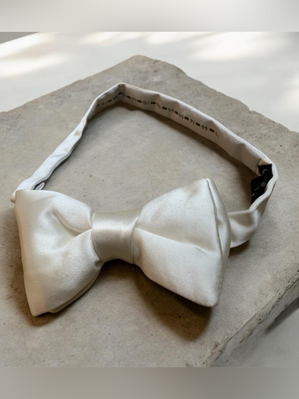 TOM FORD Fluid ivory silk Bow Tie